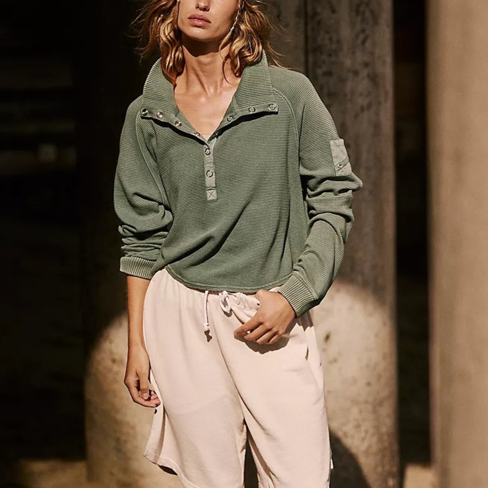 Free People So Fly Henley Button Layer Top NWT - Picture 2 of 8